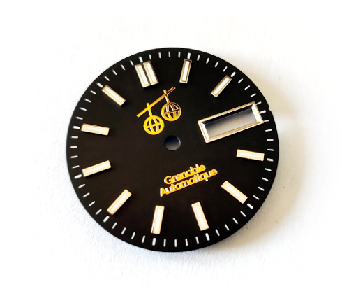 Cadran noir avec guichet de jour et date