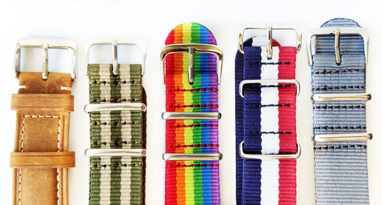 Bracelets de différentes textures colorés