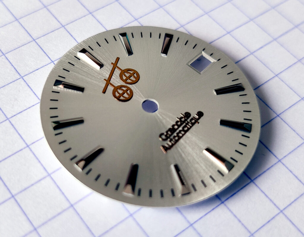 gre-auto-loo-cadran-soleille Cadran de montre blanc, non monté, avec logo Grenoble Automtique